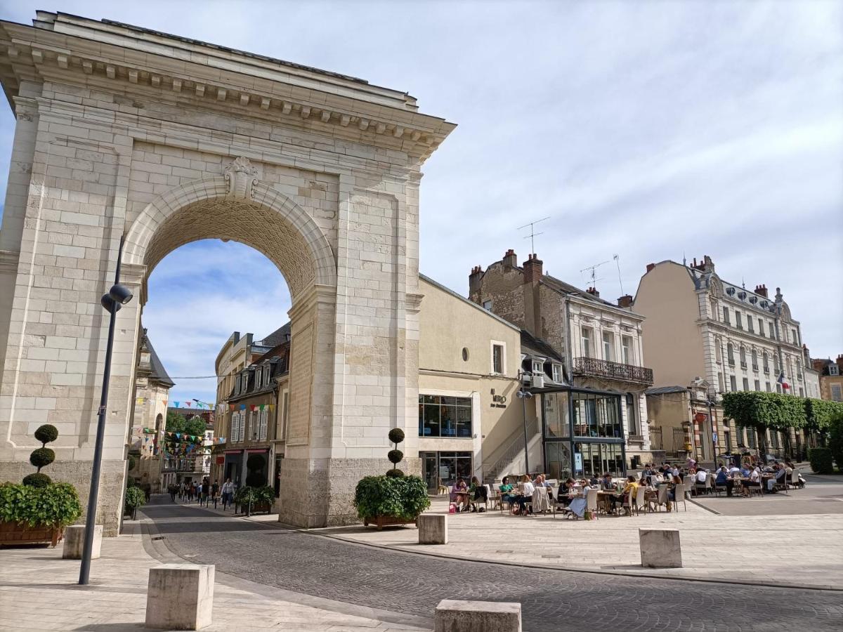 Nevers A La Porte De Paris Buitenkant foto